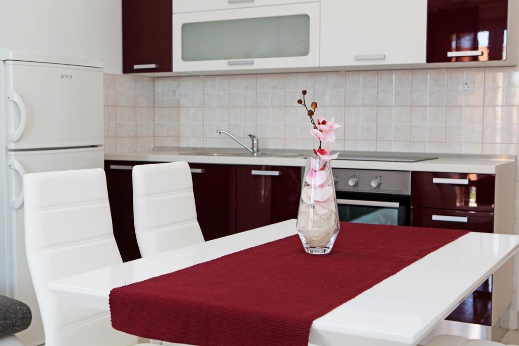 Katica Apartments Bol Exterior photo