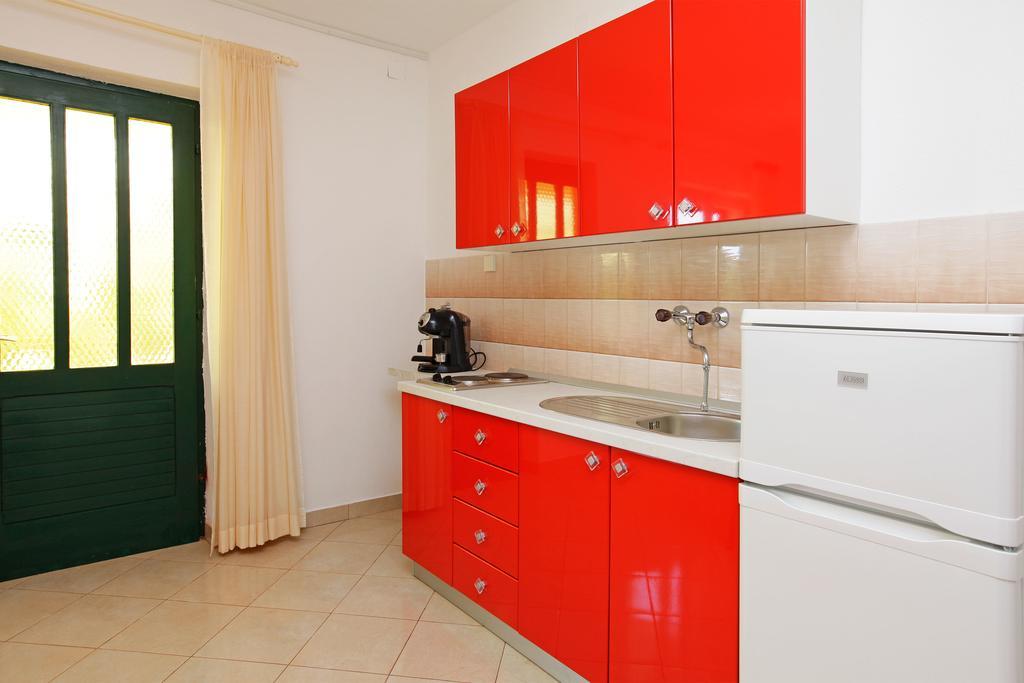 Katica Apartments Bol Exterior photo